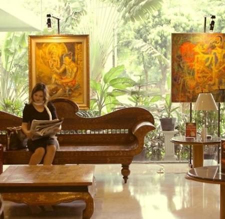 Weta International Hotel Surabaya Eksteriør billede