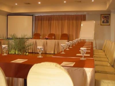 Weta International Hotel Surabaya Eksteriør billede
