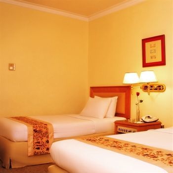 Weta International Hotel Surabaya Eksteriør billede