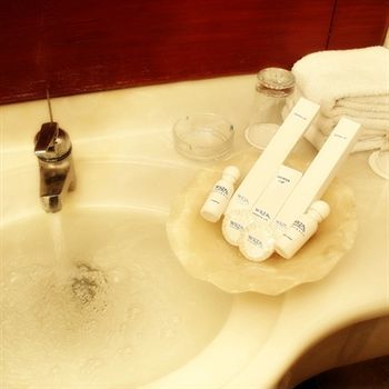 Weta International Hotel Surabaya Eksteriør billede